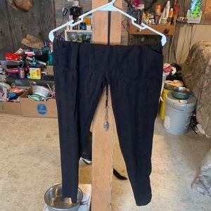 Sports leggings with pockets